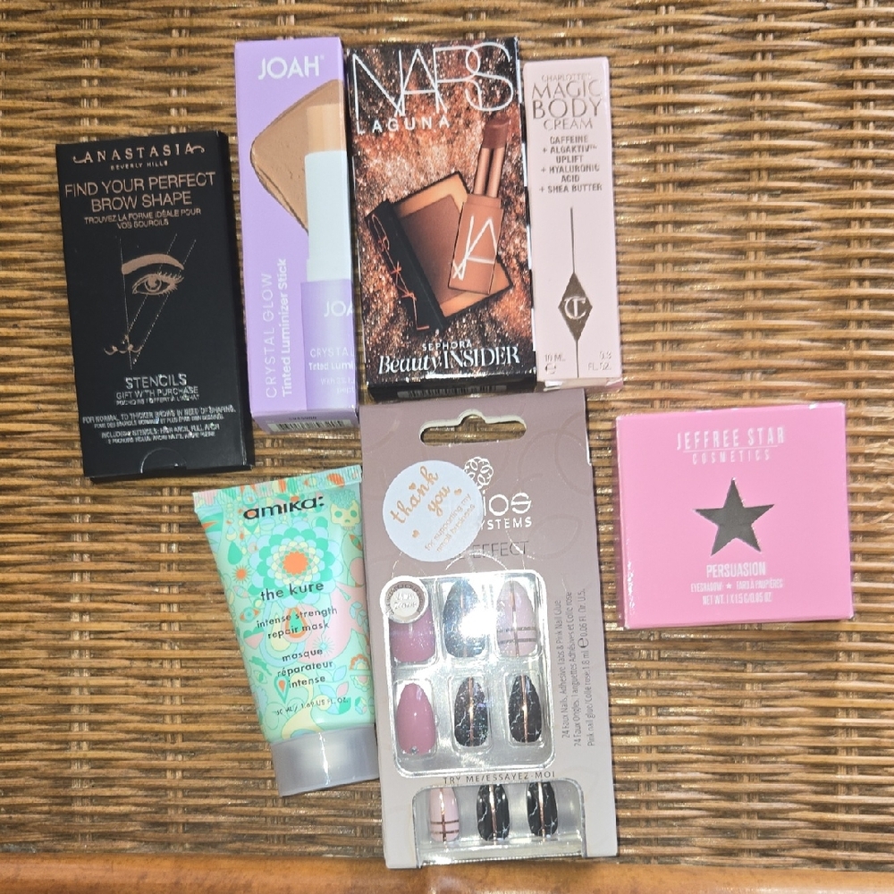 NARS Laguna and AMIKA BUNDLE